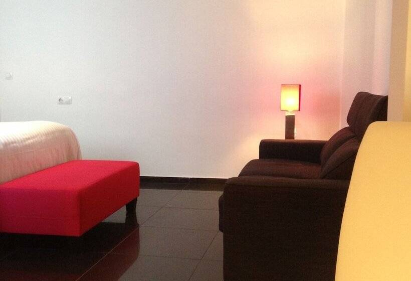 Четырехместный Номер Стандарт, Si áticos Puerta Del Sol