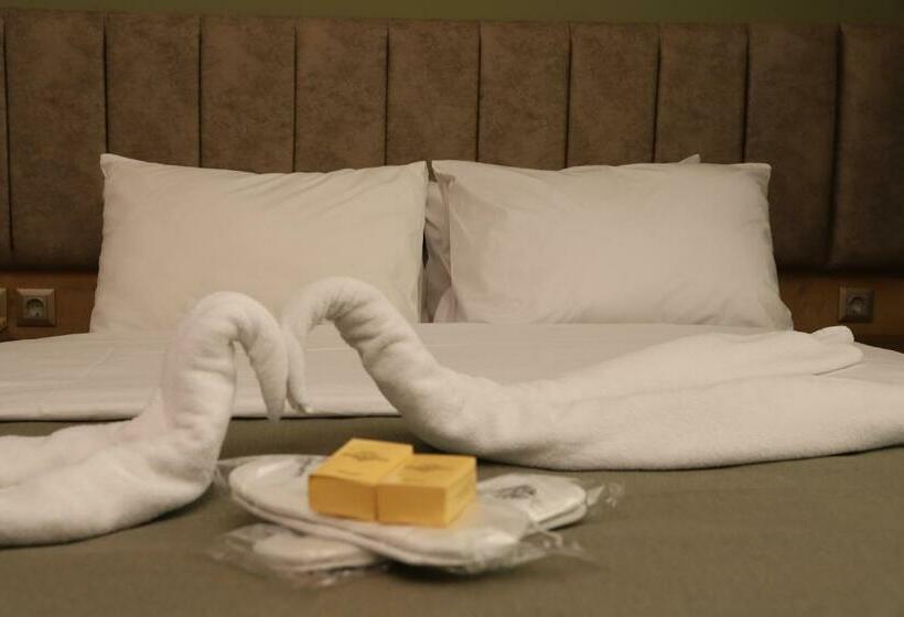 سوییت خانوادگی, Buldum Otel