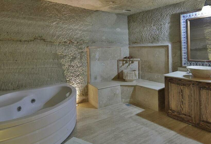 اتاق لوکس سه تخته, Family Cave Suite