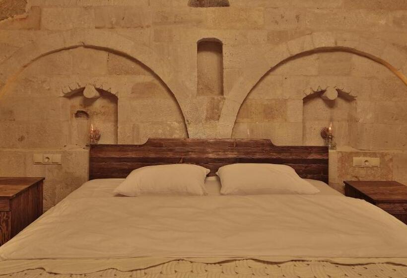 سوییت لوکس, Family Cave Suite