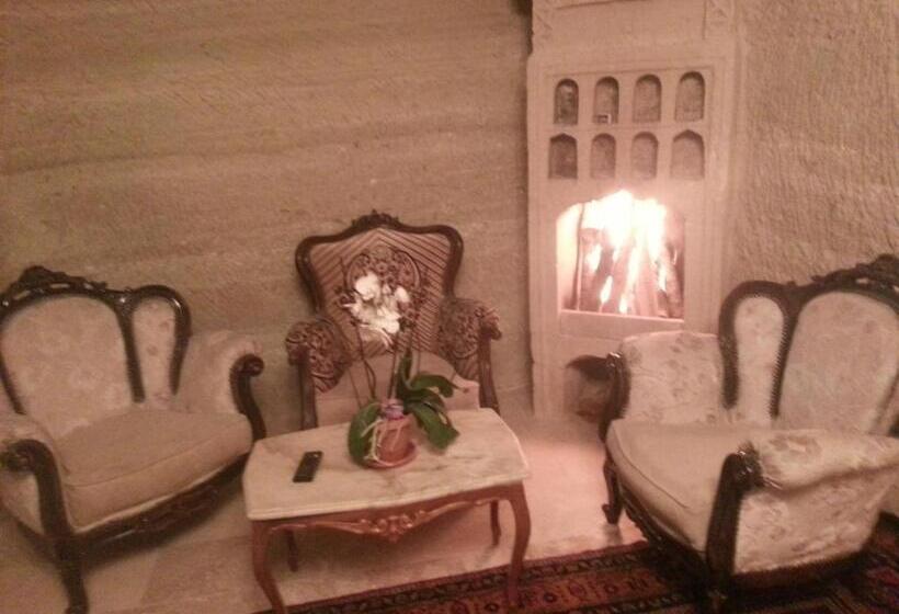 سوییت لوکس, Family Cave Suite