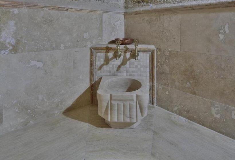 سوییت خانوادگی, Family Cave Suite