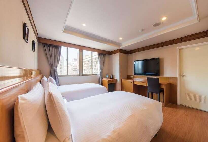 اتاق سوپریور, The Rivero