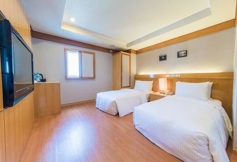 اتاق استاندارد, The Rivero