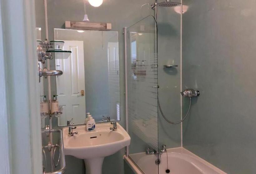 اتاق استاندارد با تخت بزرگ, The Southcliff