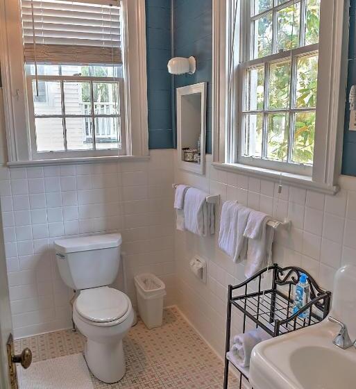 غرفة قياسية سرير كينج, Open Gates Bed & Breakfast