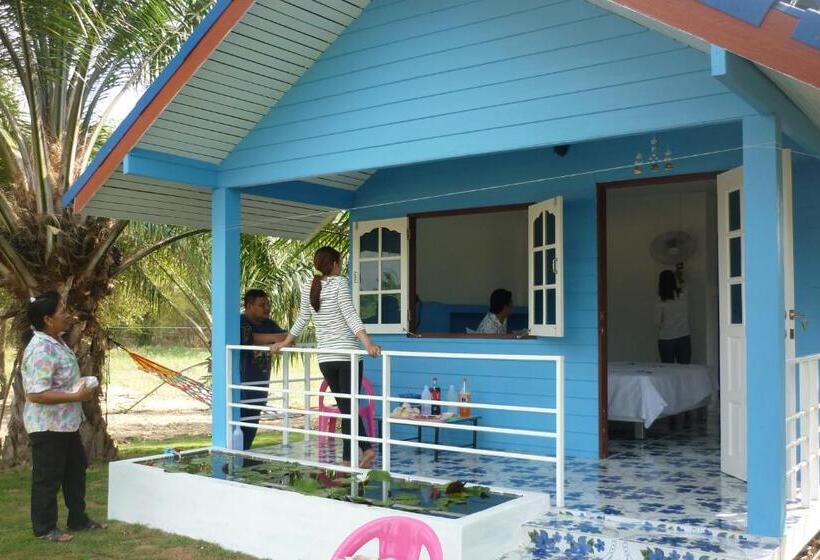 발코니 디럭스 룸, Maneemudjalin Resorts Farm Stay