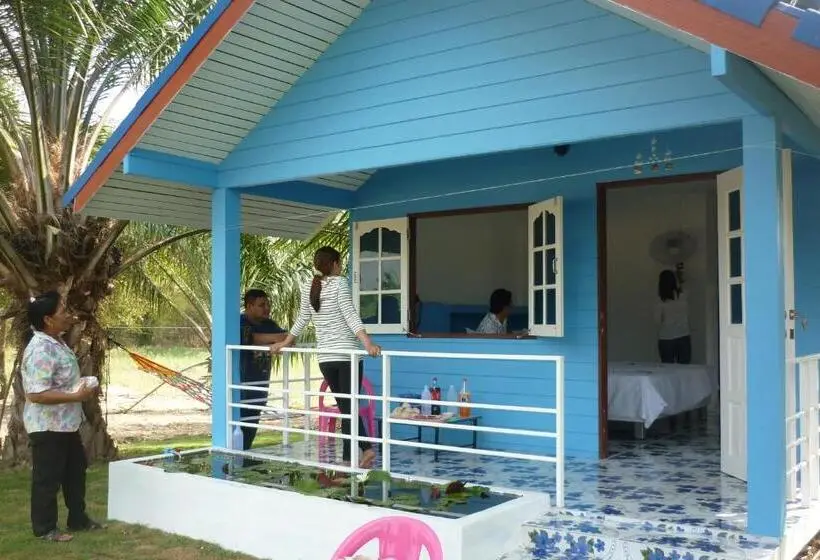 バルコニー付きデラックスルーム, Maneemudjalin Resorts Farm Stay