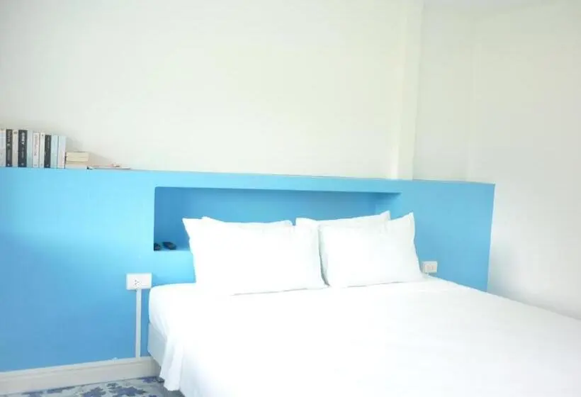 バルコニー付きデラックスルーム, Maneemudjalin Resorts Farm Stay