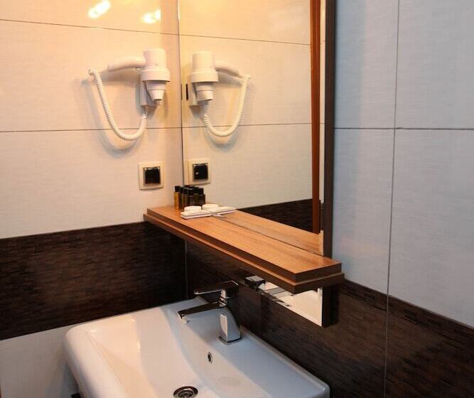 חדר סטנדרט לשלושה, Grand Akçalı Otel