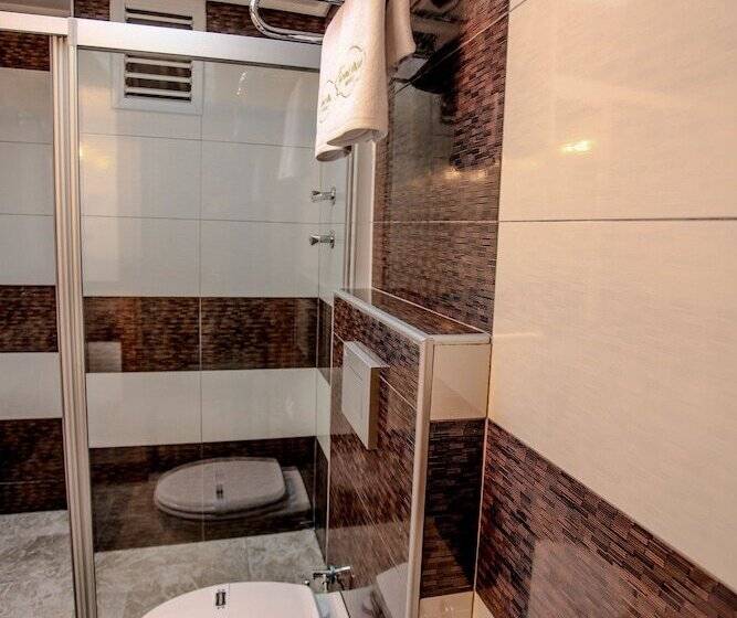 חדר סטנדרט לשלושה, Grand Akçalı Otel