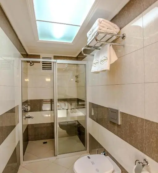 スタンダードトリプルルーム, Grand Akçalı Otel