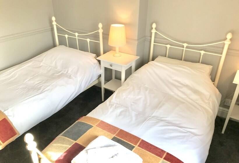 اتاق لوکس, The Red Lion