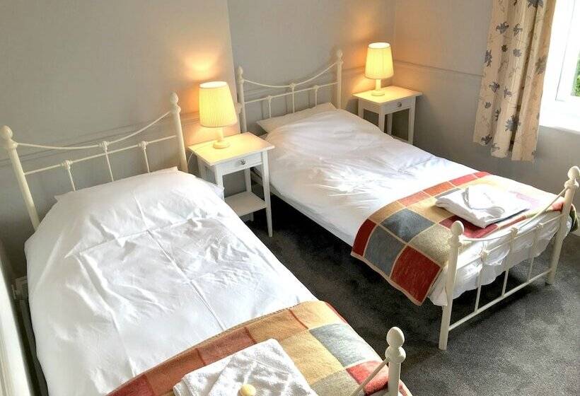 اتاق لوکس, The Red Lion