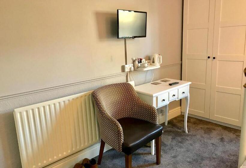 اتاق لوکس, The Red Lion