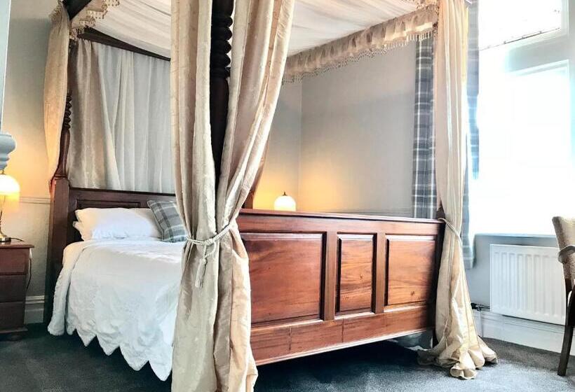 اتاق سوپریور با تخت بزرگ, The Red Lion