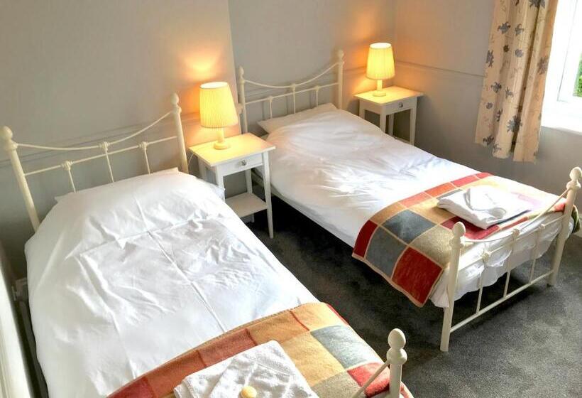 اتاق لوکس, The Red Lion