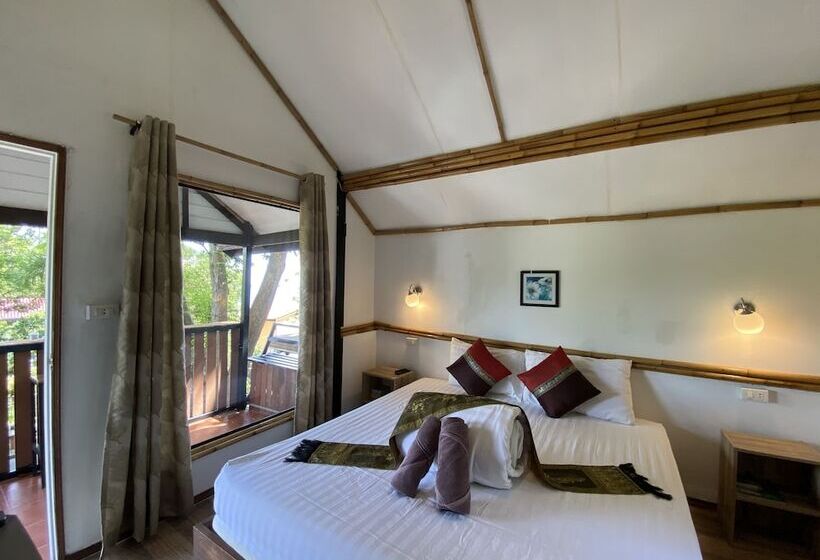 בקתה סטנדרטית עם נוף לים, Majestic Sea View Resort