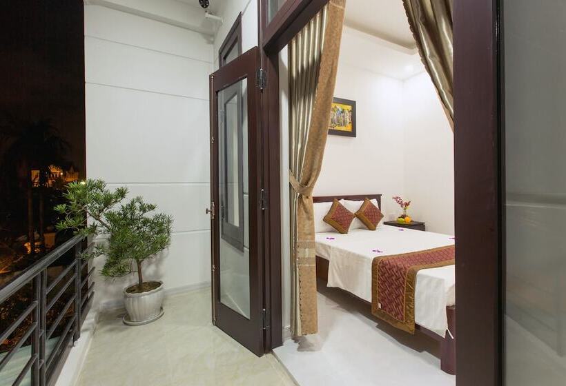 اتاق لوکس با بالکن, Golden Bee Homestay