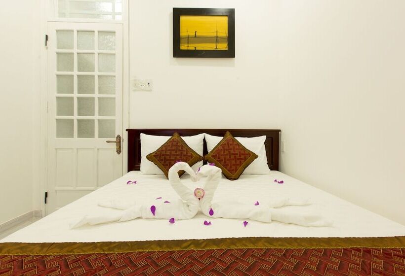اتاق لوکس با بالکن, Golden Bee Homestay