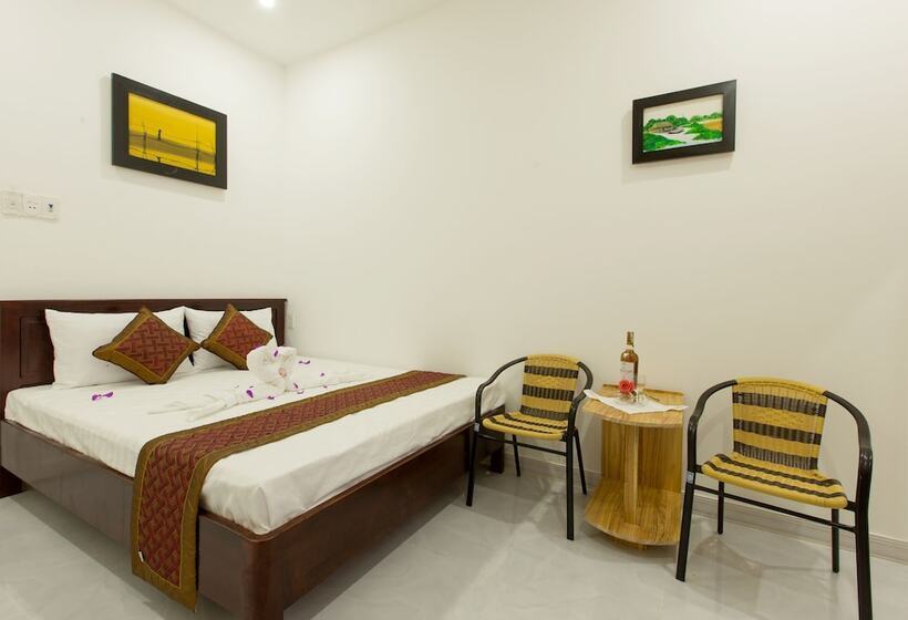 اتاق لوکس با بالکن, Golden Bee Homestay