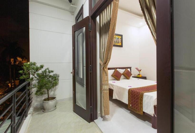 اتاق لوکس با بالکن, Golden Bee Homestay