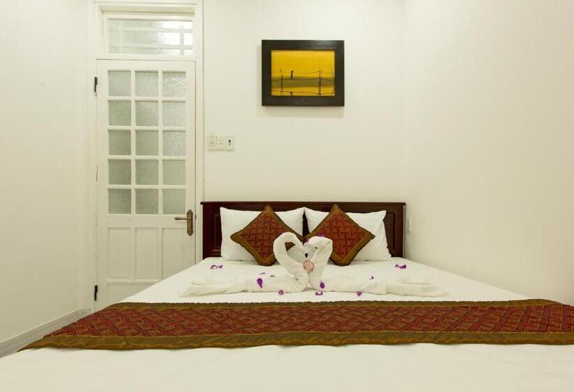 اتاق لوکس با بالکن, Golden Bee Homestay