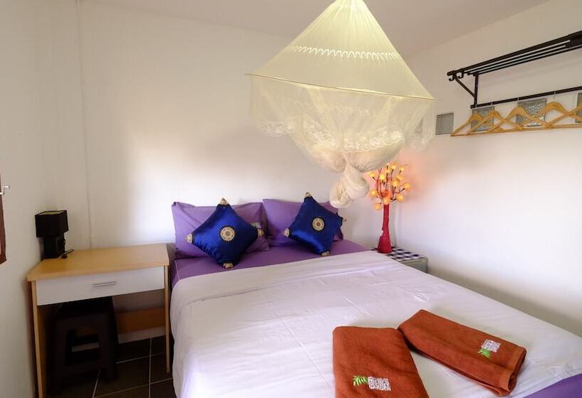 غرفة قياسية, Patty S Secret Garden