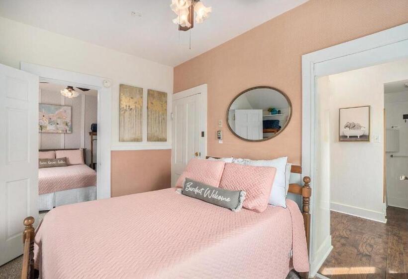 غرفة قياسية رباعية, Waters View Inn