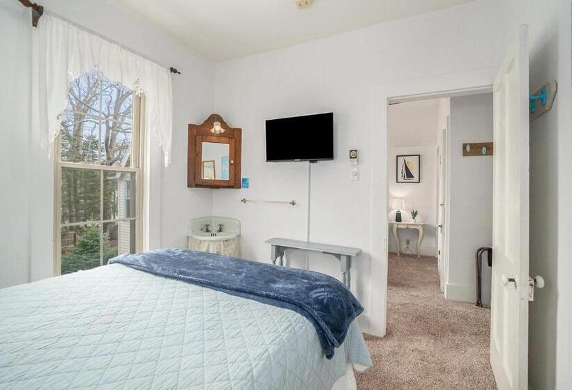 غرفة قياسية رباعية, Waters View Inn