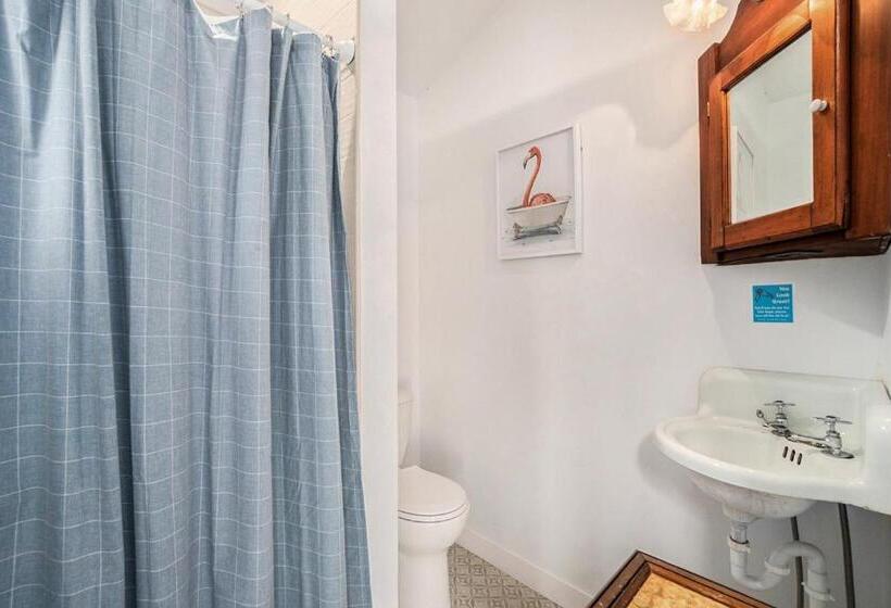 إستوديو ديلوكس, Waters View Inn