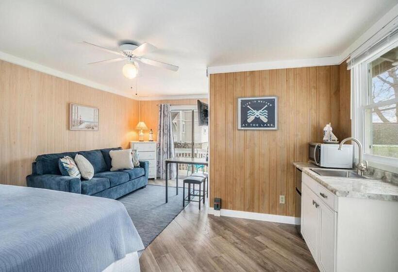 إستوديو ديلوكس, Waters View Inn