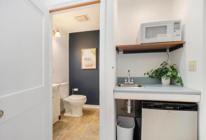 جناح سرير كينج, Waters View Inn