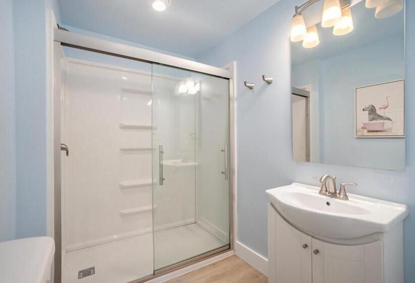 جناح غرفتين نوم, Waters View Inn