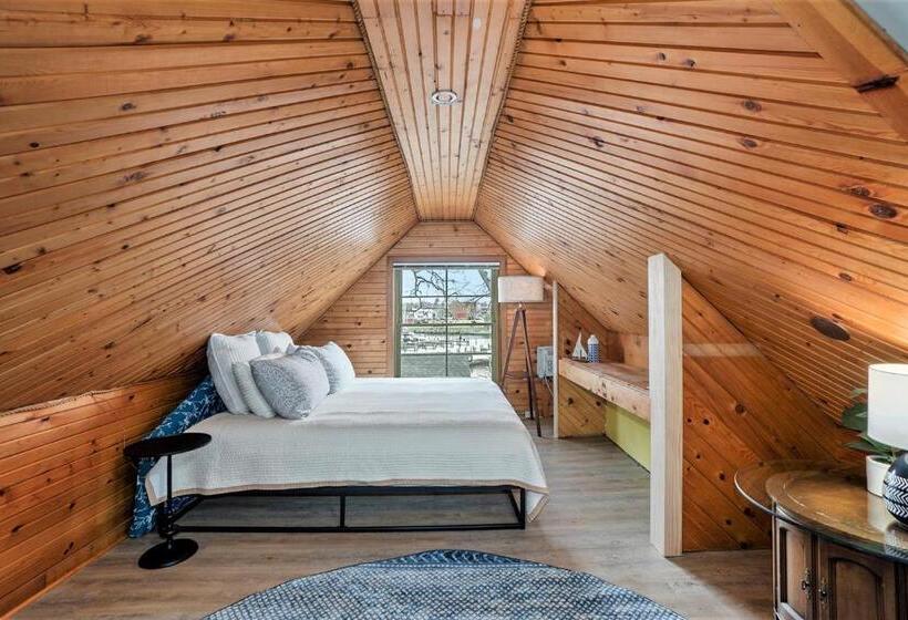 جناح غرفتين نوم, Waters View Inn