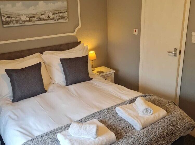 Camera Standard, Heathcliff House B&b Exclusively For Adults Free Large Carpark