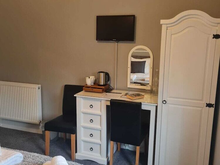 Camera Standard, Heathcliff House B&b Exclusively For Adults Free Large Carpark