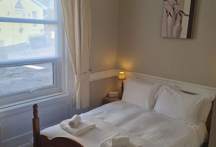 Camera Standard, Heathcliff House B&b Exclusively For Adults Free Large Carpark