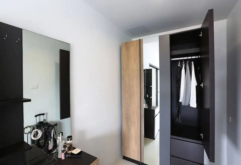 اتاق خانوادگی, Sukh Serviced Apartment