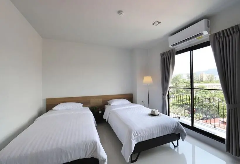 اتاق خانوادگی, Sukh Serviced Apartment