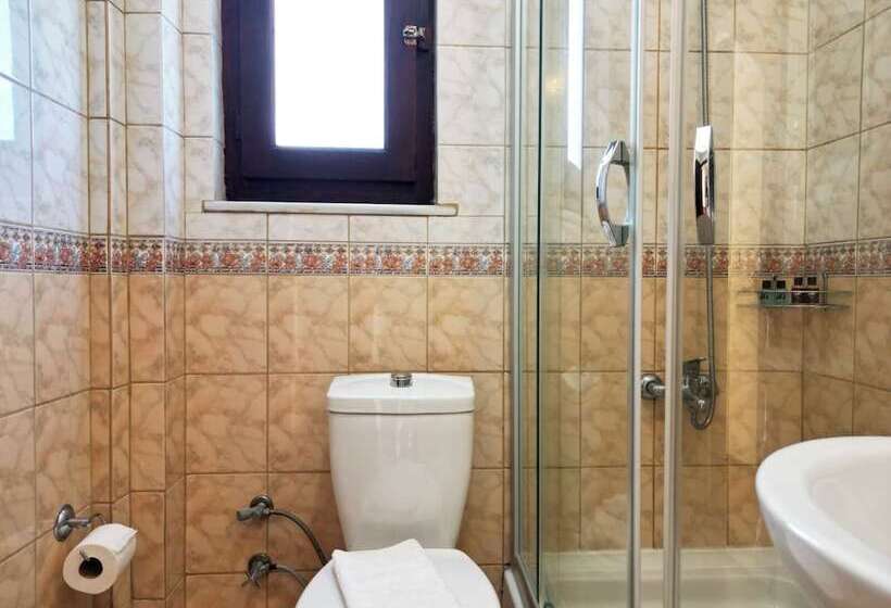 اتاق لوکس, Yasu Tenedos