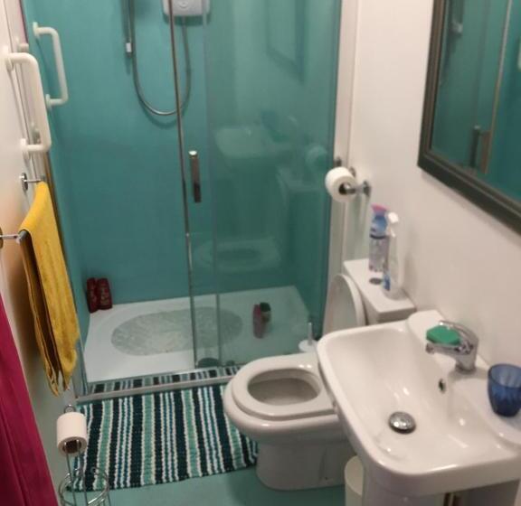 １ベッドルームアパートメント, Barbie House ,opposite The Beach & Pier ,2 Ground Floor Apartments Each With Private Car Space & Gar