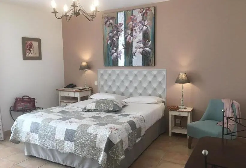Comfort room with terrace, Les Ambres