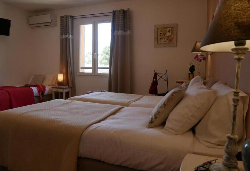 スタンダードトリプルルーム, Les Ambres