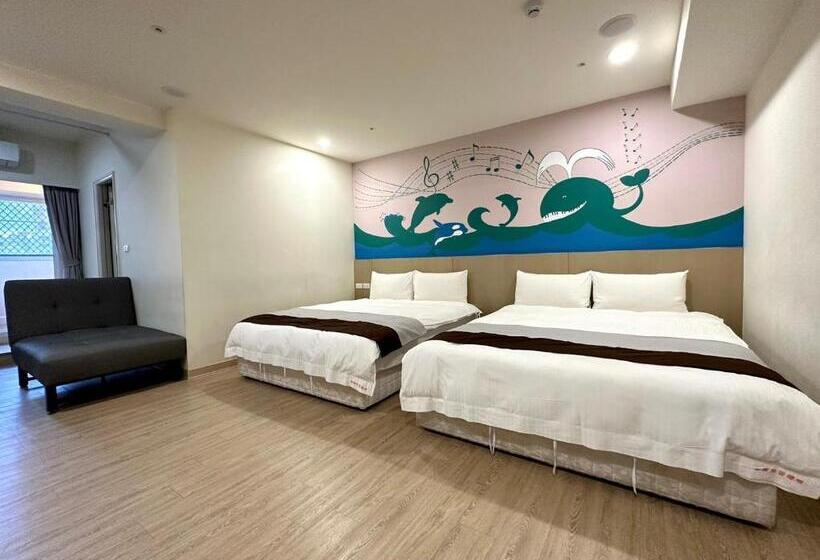 اتاق لوکس, Music City Inn