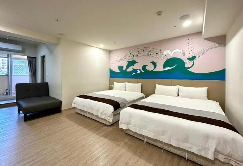 اتاق لوکس, Music City Inn