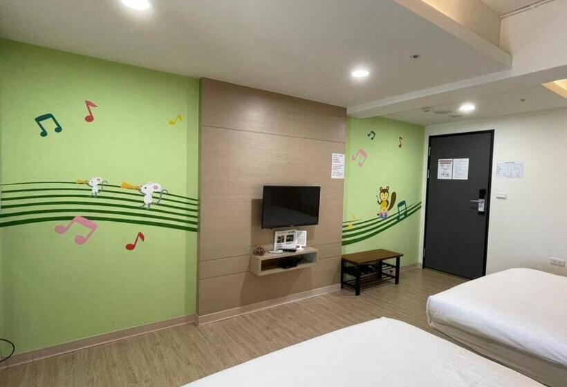 اتاق لوکس, Music City Inn