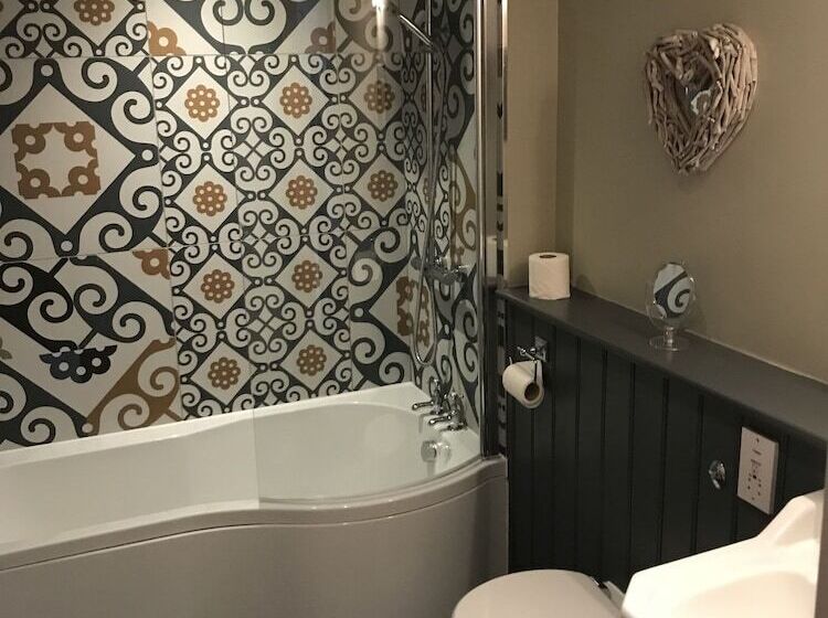 Номер Стандарт, Higher Buck Inn