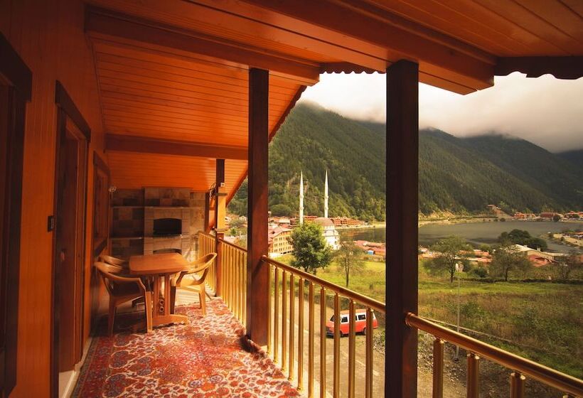 デラックススイート, Ilhan Kardesler Apart