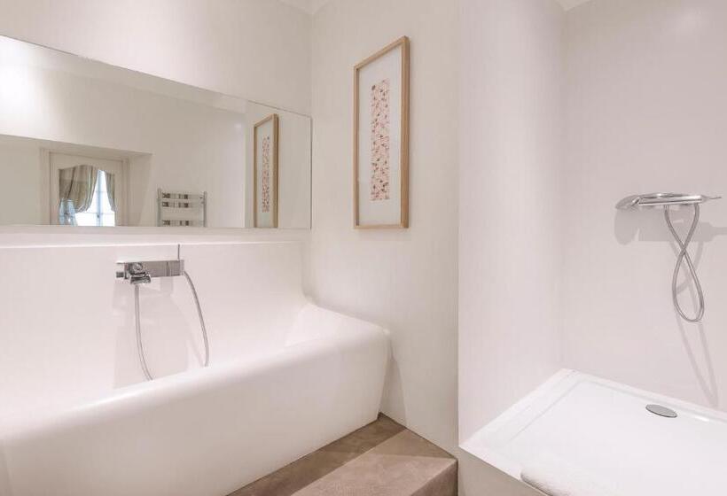Люкс Повышенной Комфортности, Hôtel Particulier Le 28